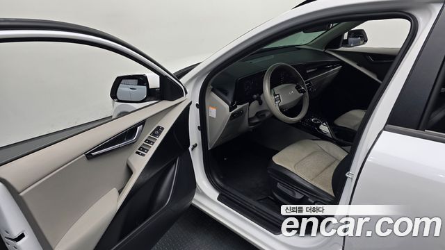 Kia Niro 2023 — photo 17