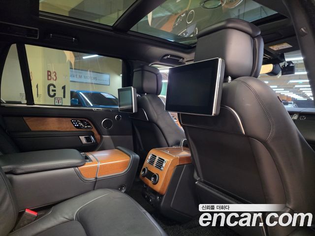 Land Rover Range Rover 2019 — photo 16