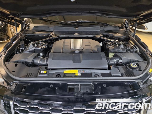 Land Rover Range Rover 2019 — photo 17