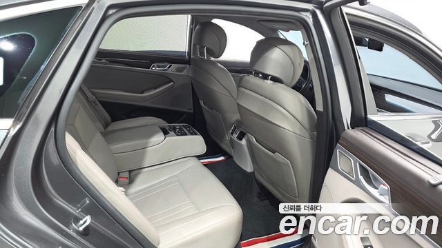 Genesis G80 2018 — photo 18