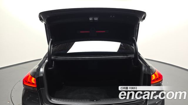 Genesis G80 2018 — photo 26