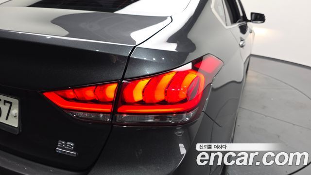 Genesis G80 2018 — photo 9