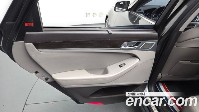 Genesis G80 2018 — photo 15