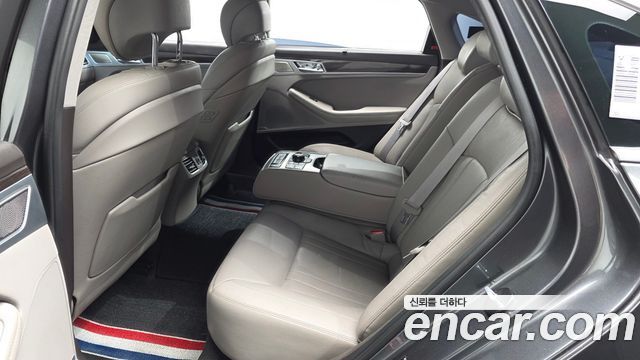Genesis G80 2018 — photo 16