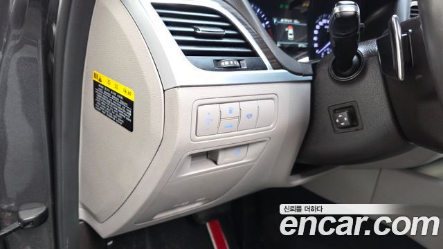 Genesis G80 2018 — photo 27