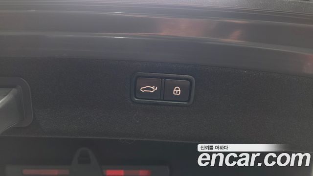 Genesis G80 2018 — photo 33