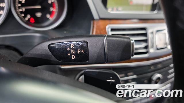 Mercedes-Benz E-Class 2016 — photo 12