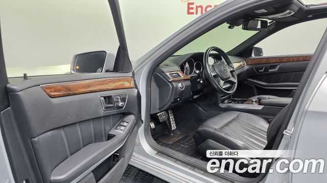 Mercedes-Benz E-Class 2016 — photo 13