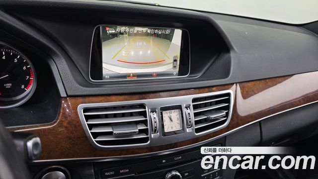 Mercedes-Benz E-Class 2016 — photo 23