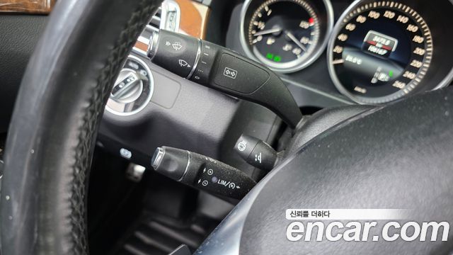 Mercedes-Benz E-Class 2016 — photo 27
