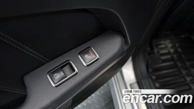 Mercedes-Benz E-Class 2016 — photo 29