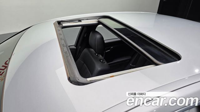 Mercedes-Benz E-Class 2016 — photo 31