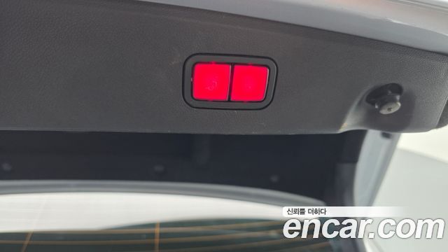 Mercedes-Benz E-Class 2016 — photo 32