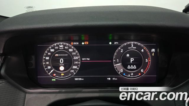 Land Rover Range Rover Velar 2019 — photo 11