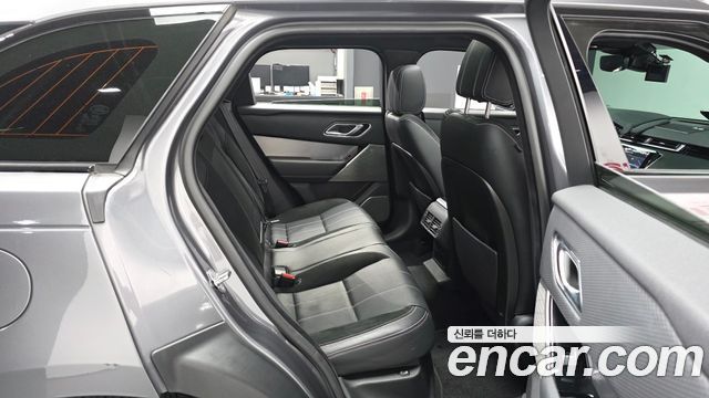 Land Rover Range Rover Velar 2019 — photo 18