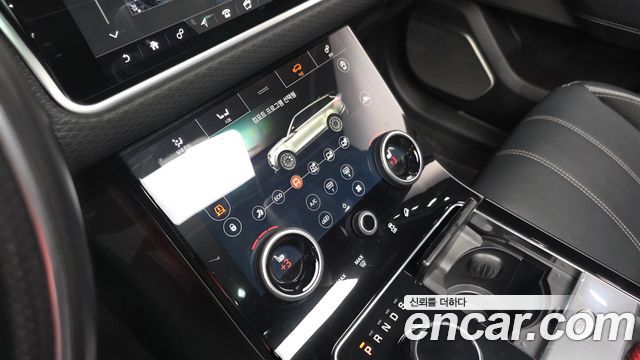 Land Rover Range Rover Velar 2019 — photo 22