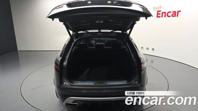 Land Rover Range Rover Velar 2019 — photo 26