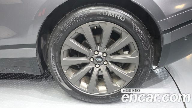 Land Rover Range Rover Velar 2019 — photo 7