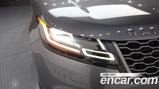 Land Rover Range Rover Velar 2019 — photo 8