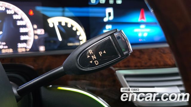 Mercedes-Benz S-Class 2008 — photo 12