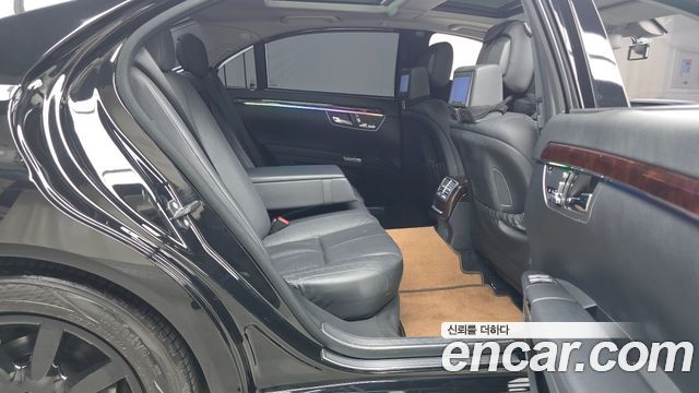 Mercedes-Benz S-Class 2008 — photo 17
