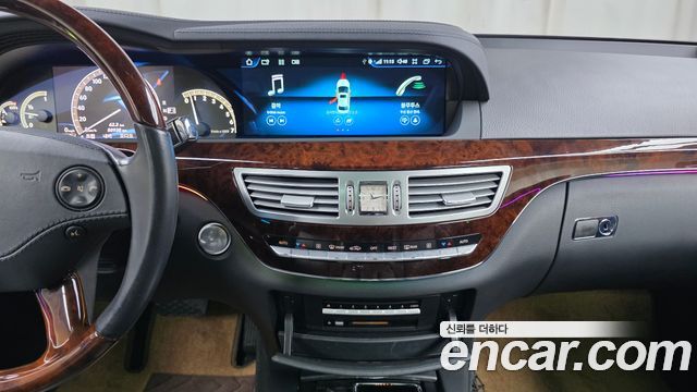 Mercedes-Benz S-Class 2008 — photo 20