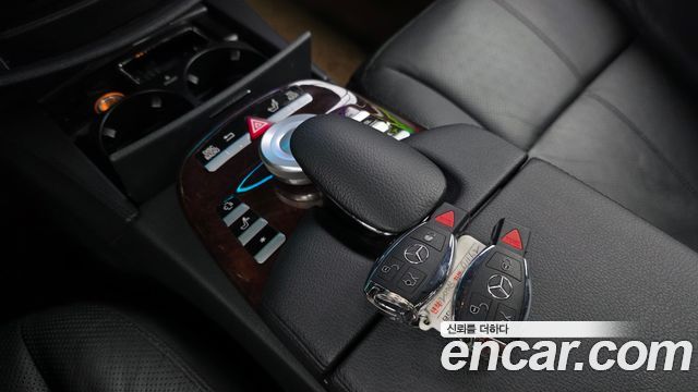 Mercedes-Benz S-Class 2008 — photo 22
