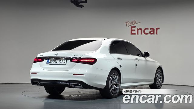 Mercedes-Benz E-Class 2021 — photo 2