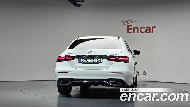 Mercedes-Benz E-Class 2021 — photo 4