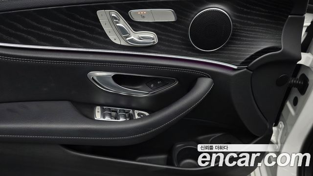 Mercedes-Benz E-Class 2021 — photo 24