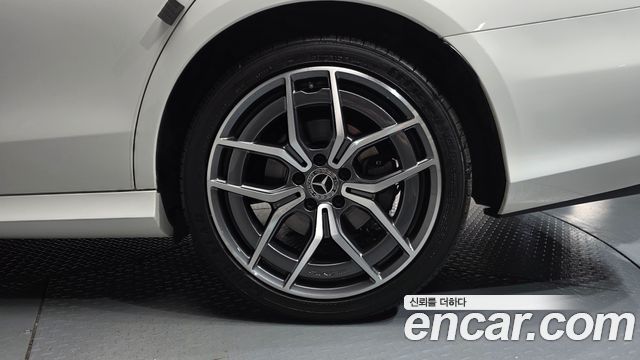 Mercedes-Benz E-Class 2021 — photo 7