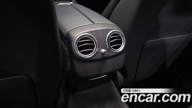 Mercedes-Benz E-Class 2021 — photo 36