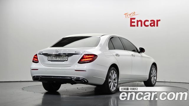 Mercedes-Benz E-Class 2020 — photo 2