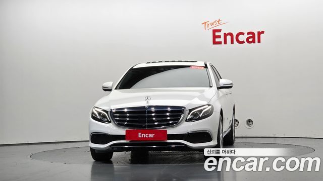 Mercedes-Benz E-Class 2020 — photo 3