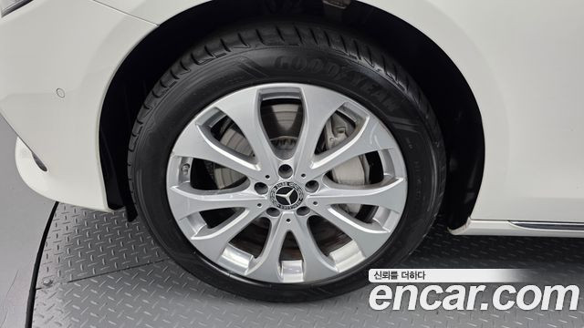 Mercedes-Benz E-Class 2020 — photo 5