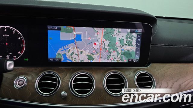 Mercedes-Benz E-Class 2020 — photo 20