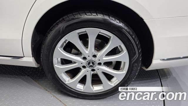 Mercedes-Benz E-Class 2020 — photo 7