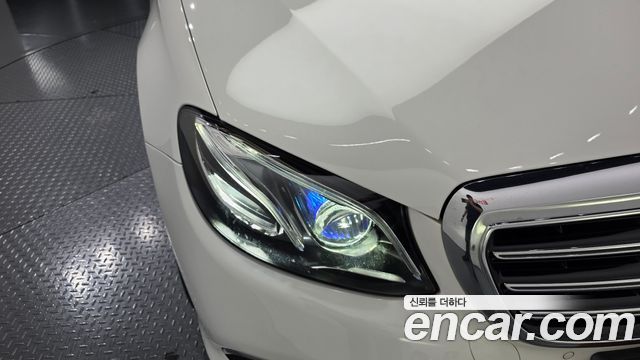 Mercedes-Benz E-Class 2020 — photo 8