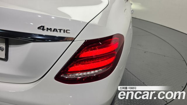 Mercedes-Benz E-Class 2020 — photo 9