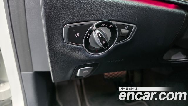 Mercedes-Benz E-Class 2020 — photo 28