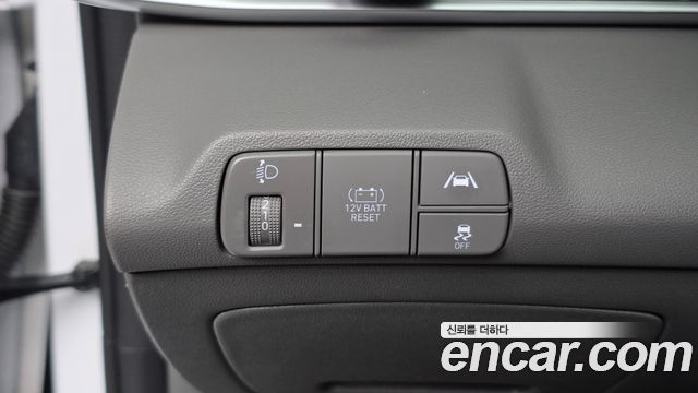 Hyundai AVANTE 2023 — photo 13