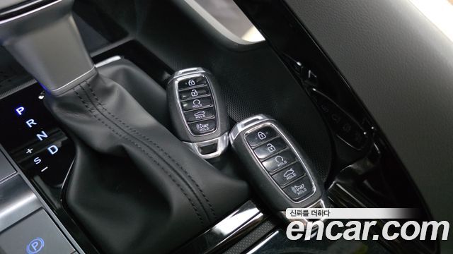 Hyundai AVANTE 2023 — photo 18