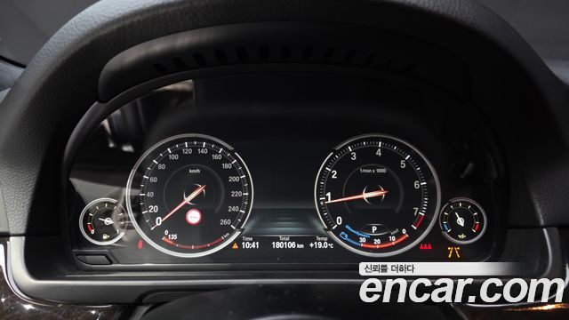 BMW 5-Series 2016 — photo 8