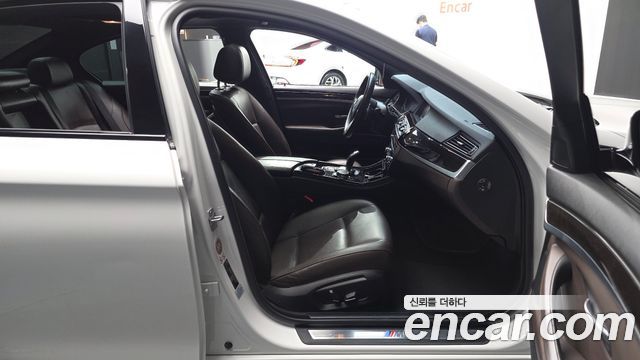 BMW 5-Series 2016 — photo 10