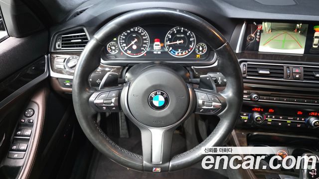 BMW 5-Series 2016 — photo 13