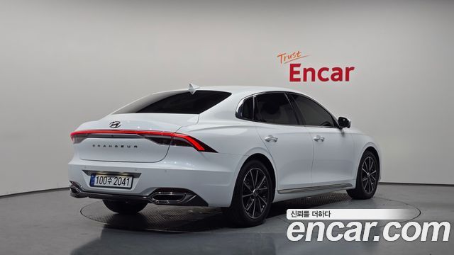 Hyundai Grandeur 2023 — photo 2