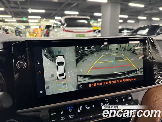 Toyota Camry 2026 — photo 9