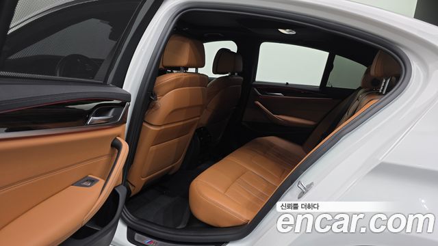 BMW 5-Series 2022 — photo 22