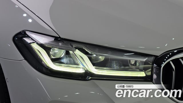 BMW 5-Series 2022 — photo 8