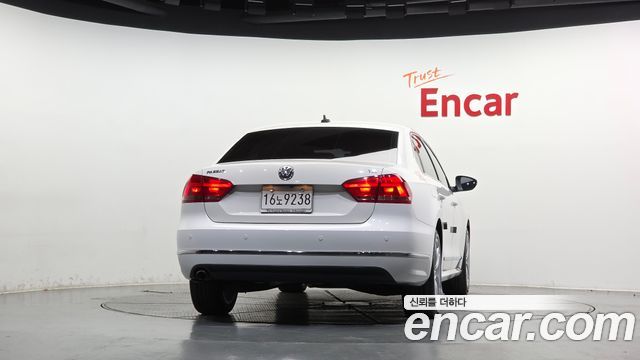 Volkswagen Passat 2013 — photo 4